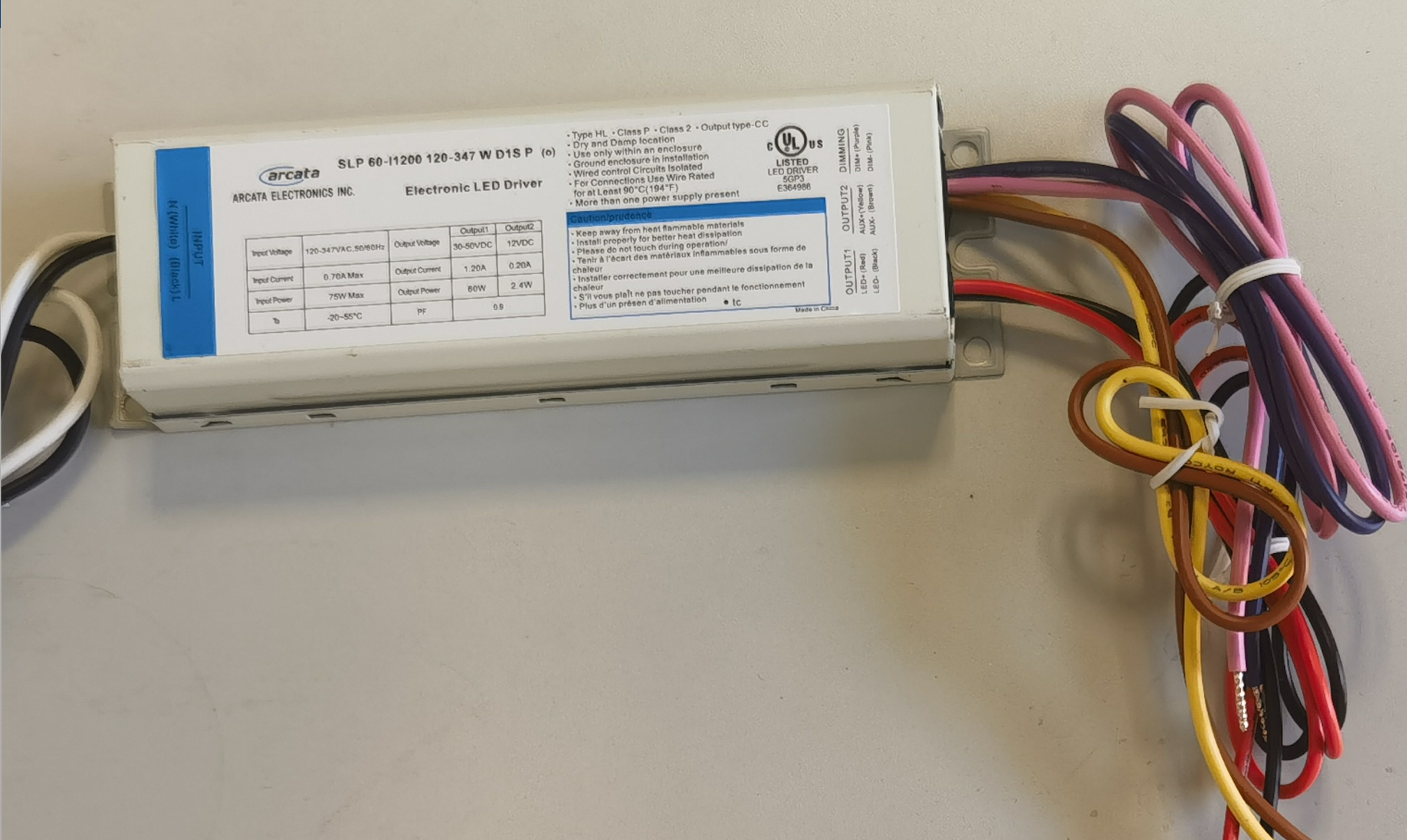 Pilote LED Arcata 120-347 VCA 30-50 VCC 60 W max. 1,20 A, intensité variable 0-10 VCC, UL, sec et humide