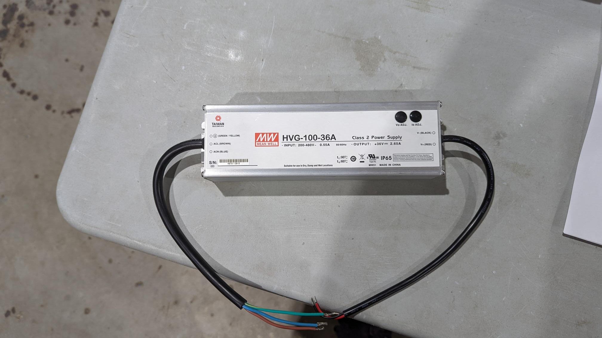 Driver LED Meanwell 200-480 V CA 18-36 V CC 95 W 2,65 A Non Gradable IP65