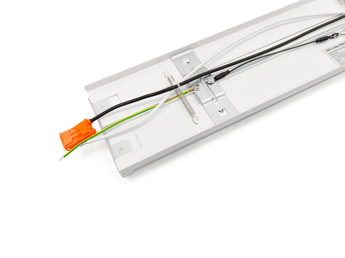 Linear Retrofit 4ft 65-60-50-40-30W 120-347V 35-40-50-57-65K white frost dim 0-10V motion